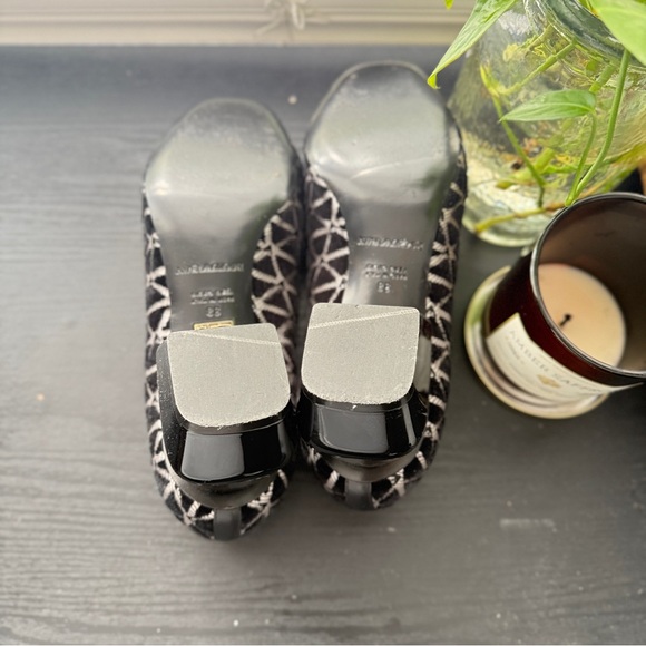 Emporio Armani Geometric Black and White Loafers - Picture 6 of 8